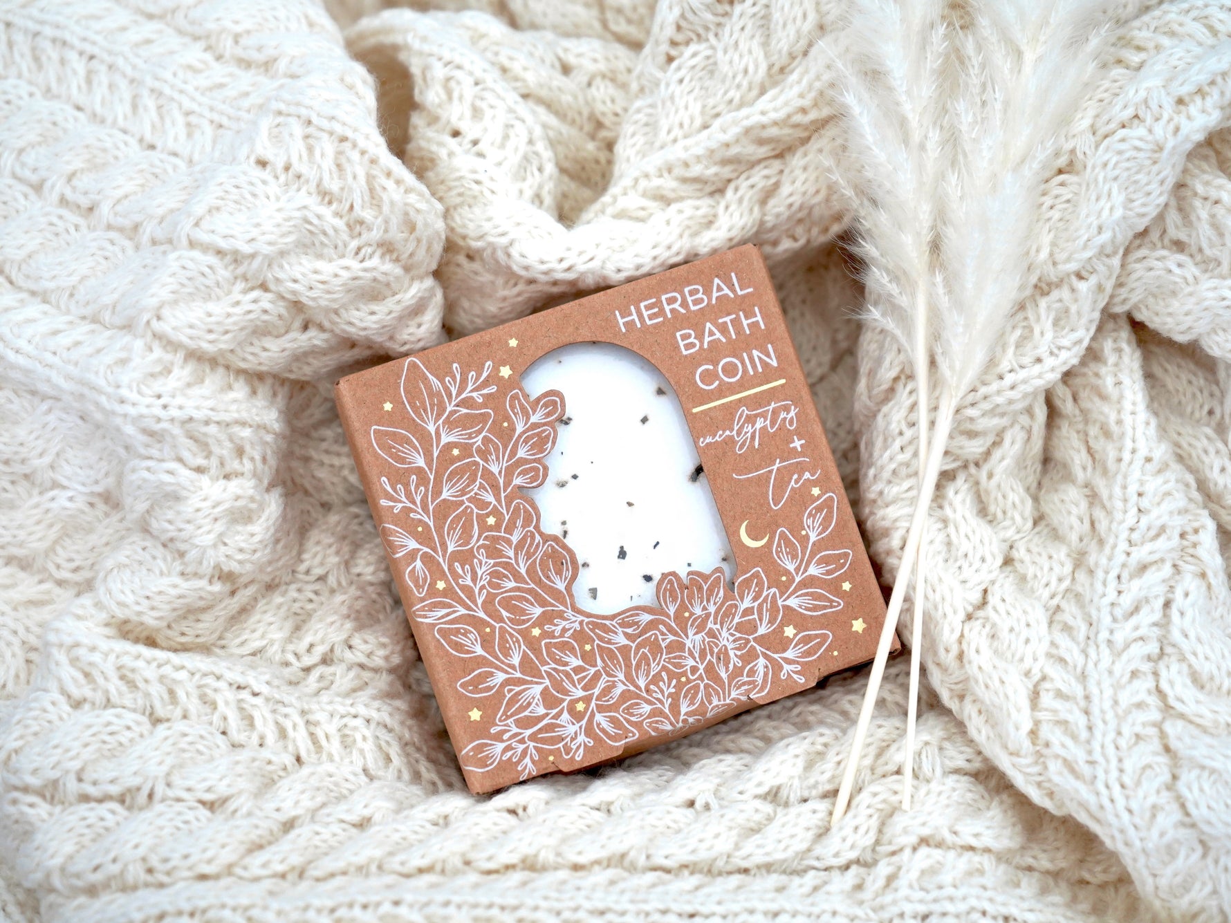 Designed by us at Wildflower Pop, and made exclusively for our shop, a relaxing combination of eucalyptus and herbal tea. 3.5oz. Listing is for one bath coin. Bath coin I shrink wrapper and comes in a brown Kraft box with white floral designs and gold foil accents