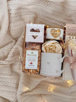 A video of the contents of the Wildflower Pop Sweet Hello Mug Box